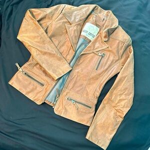 🇪🇨 Napa Couro / 100% Bovine Leather - Women Jacket - Made in Ecuador